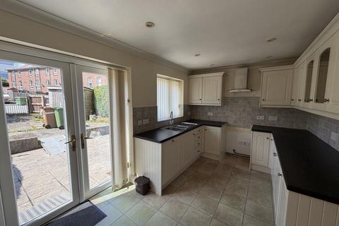 4 bedroom end of terrace house for sale, Dean Street, Bangor, Gwynedd, LL57