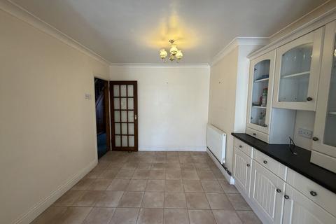 4 bedroom end of terrace house for sale, Dean Street, Bangor, Gwynedd, LL57