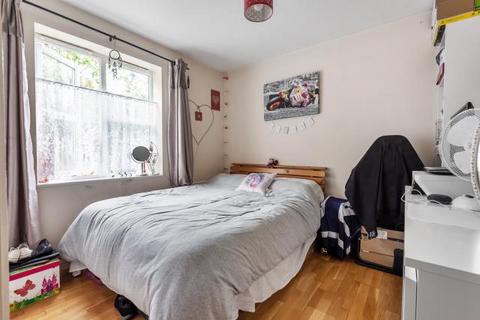 1 bedroom flat to rent, Avocet Way, Bicester, OX26
