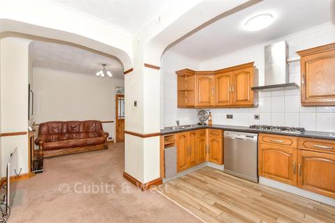 2 bedroom terraced house for sale, Bath Road, Southsea PO4