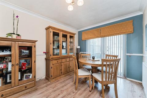 3 bedroom terraced house for sale, Heathcote Close, March