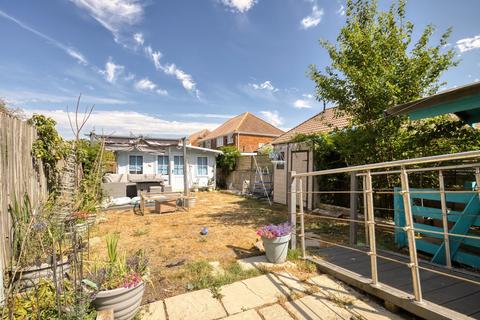 4 bedroom semi-detached house for sale, Whitfield Avenue, Broadstairs, Kent, CT10