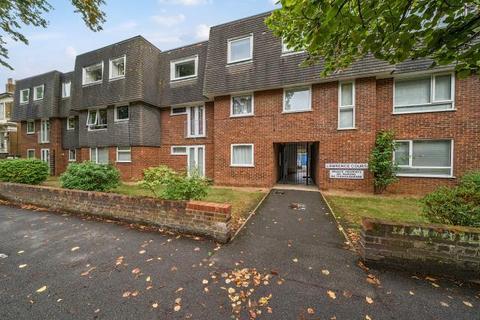 2 bedroom flat to rent, Alma Road, Windsor, SL4