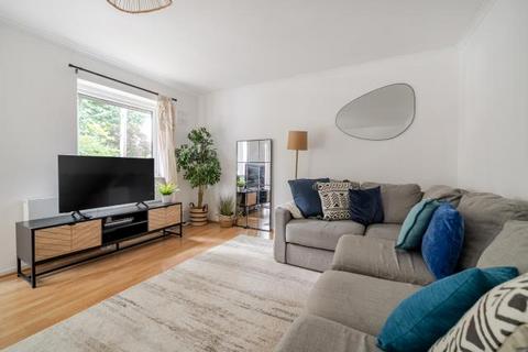 2 bedroom flat to rent, Alma Road, Windsor, SL4