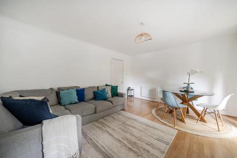 2 bedroom flat to rent, Alma Road, Windsor, SL4