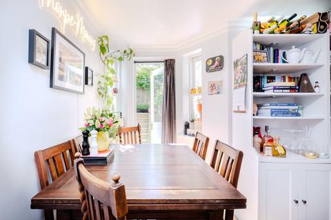 1 bedroom flat to rent, Redwood Mews London SW4