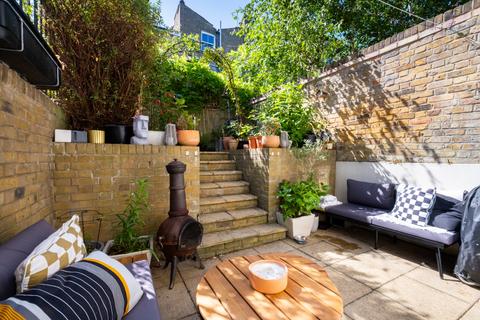 1 bedroom flat to rent, Redwood Mews London SW4