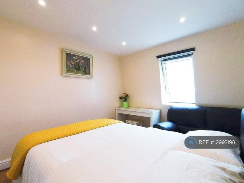 Apartment in London - View 3