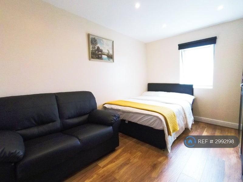Apartment in London - View 5