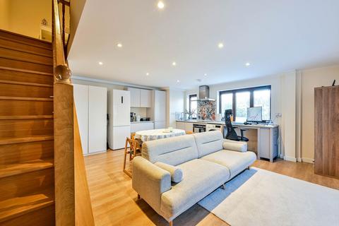 Albany Mews, Kingston, Kingston upon Thames, KT2