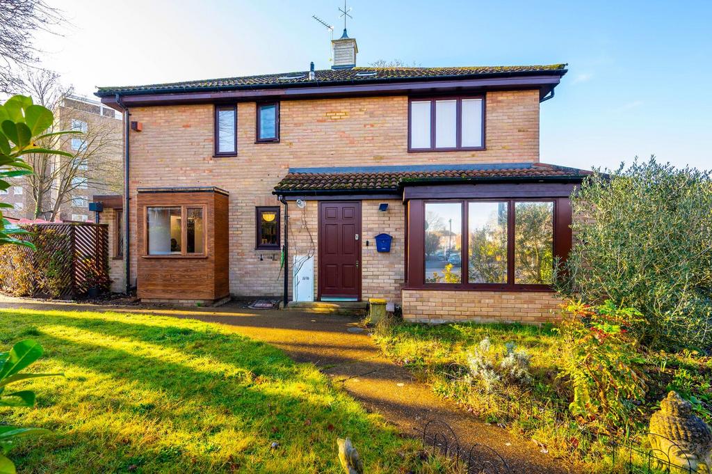 Detached house exterior, garden