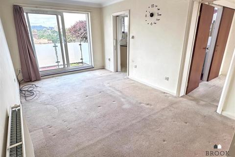 1 bedroom flat for sale, Old Orchard Road, Eastbourne BN21