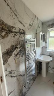 3 bedroom semi-detached house to rent, Lodge Close, Cowley