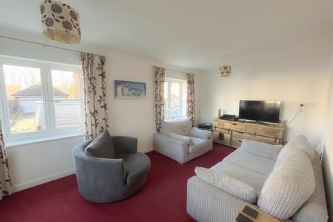 4 bedroom detached house to rent, Woodbury Yard, Salisbury SP2