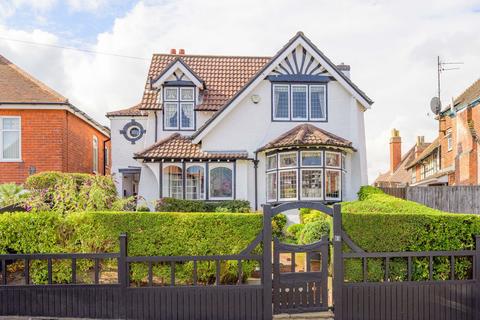 3 bedroom detached house for sale, Trafalgar Avenue, Skegness PE25
