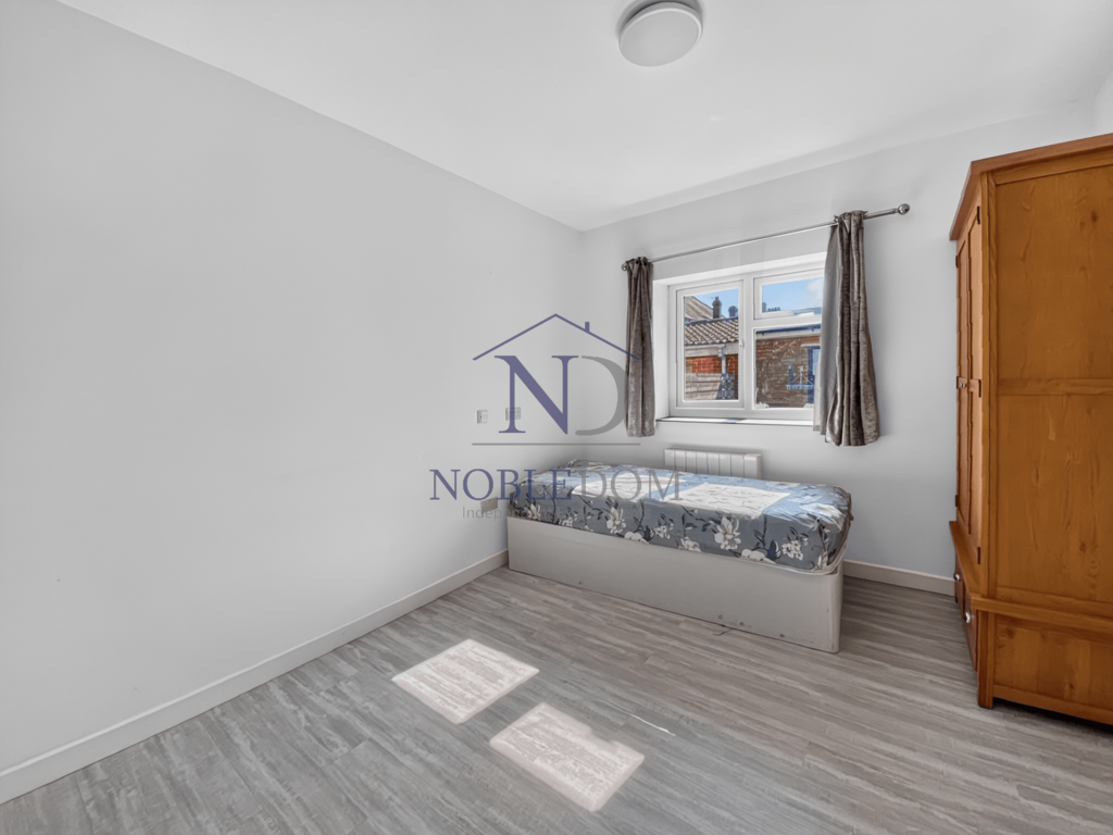 Apartment in Hounslow - View 2