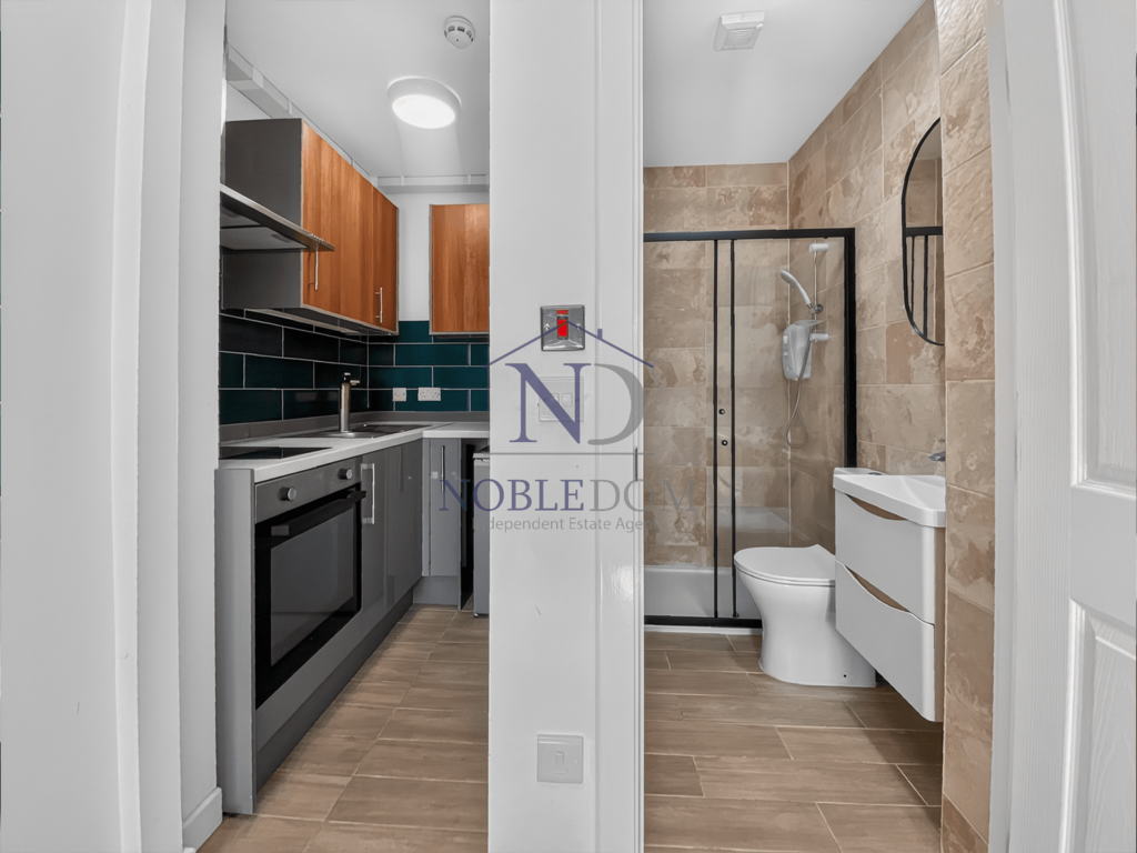 Apartment in Hounslow - View 5