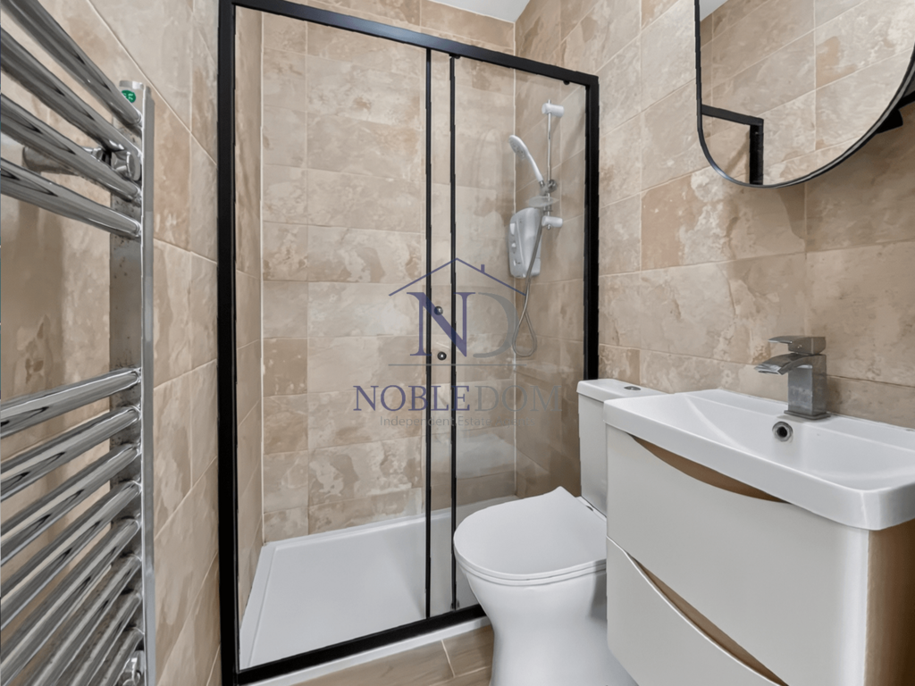 Apartment in Hounslow - More