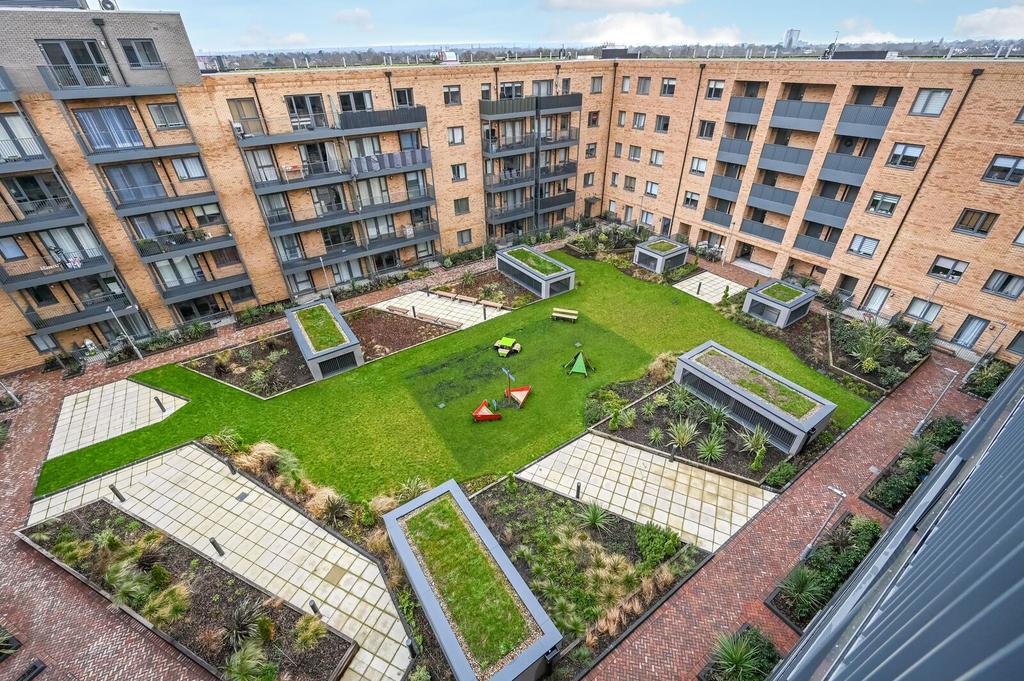Apartment in New Malden - View 5