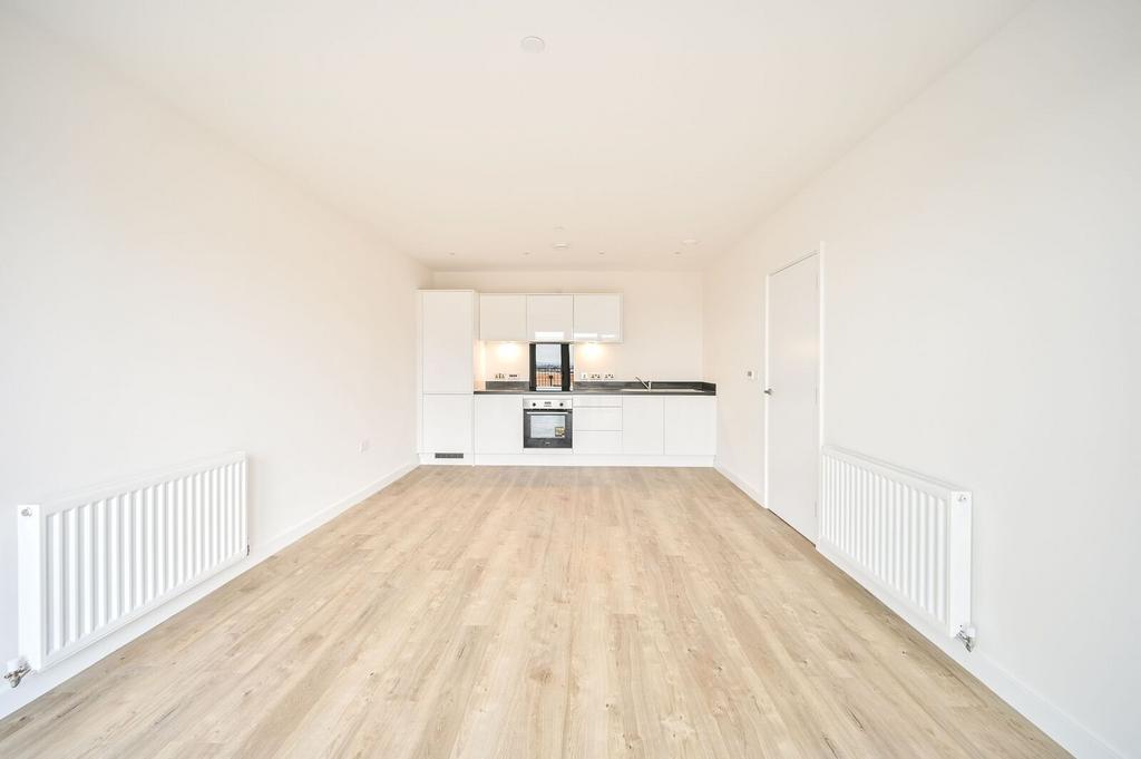 Apartment in New Malden - More