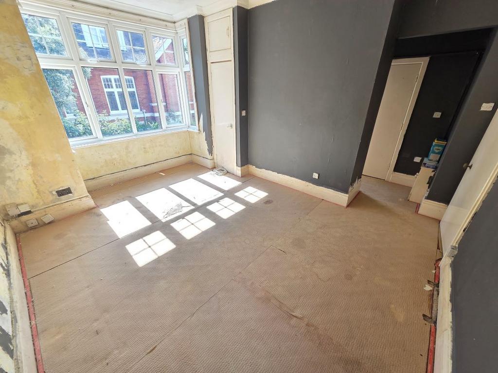 Apartment in Bournemouth - View 3