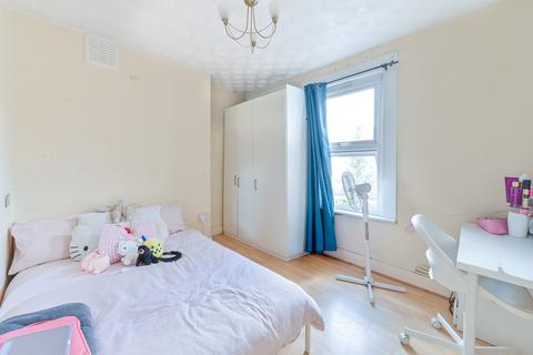 Philip Walk, Peckham Rye, London, SE15