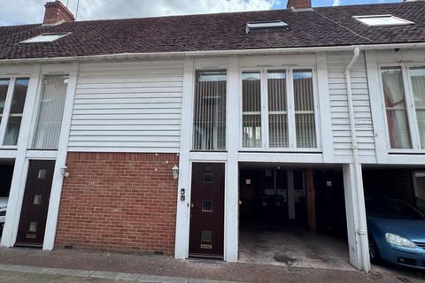 2 bedroom terraced house to rent, Cobden Place, Canterbury, CT1