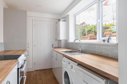 2 bedroom semi-detached house to rent, Bridge Road, Lowestoft