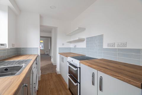2 bedroom semi-detached house to rent, Bridge Road, Lowestoft