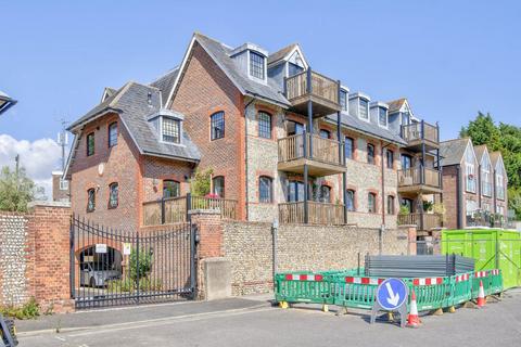 2 bedroom flat to rent, Wharf House, Canal Wharf
