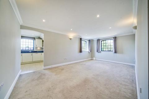 2 bedroom flat to rent, Wharf House, Canal Wharf
