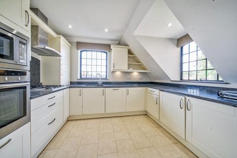 2 bedroom flat to rent, Wharf House, Canal Wharf