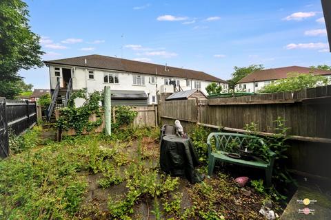 2 bedroom maisonette for sale, Latchmere Lane, Kingston upon Thames KT2