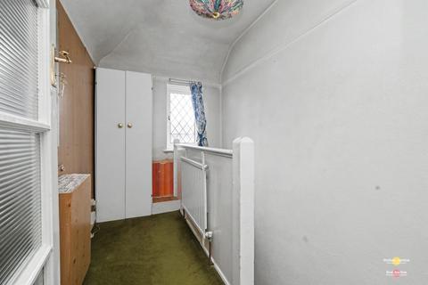 2 bedroom maisonette for sale, Latchmere Lane, Kingston upon Thames KT2