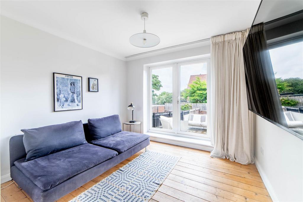 House in Newcastle Upon Tyne - View 4