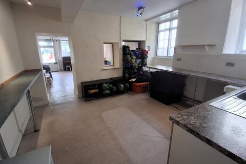 2 bedroom end of terrace house for sale, The Struet, Brecon, Powys.