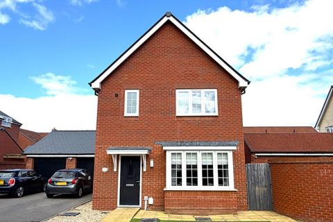 3 bedroom detached house for sale, Beautifully presented three bedroom detached home in Yatton's North End