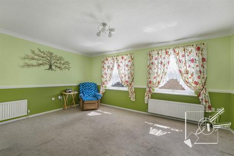 1 bedroom retirement property for sale, St James Oaks, Trafalgar Road, Gravesend