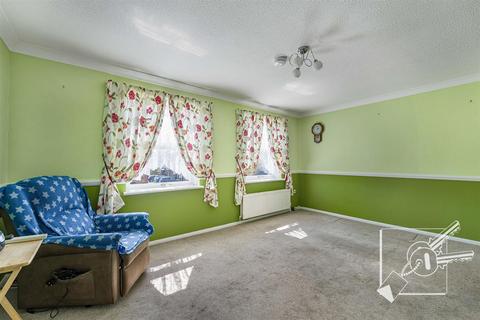 1 bedroom retirement property for sale, St James Oaks, Trafalgar Road, Gravesend
