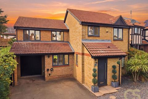 Sycamore Close, Cheshunt, Hertfordshire, EN7 6BF