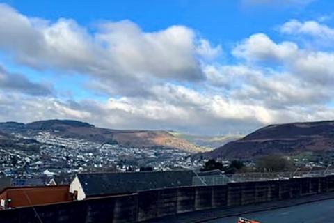 5 bedroom property with land for sale, Teras Graig-yr-Eos, Tonypandy CF40