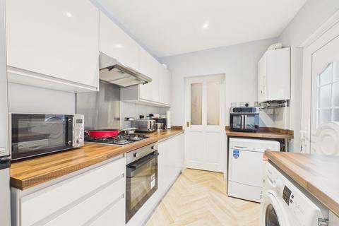 2 bedroom ground floor flat for sale, York Street, Pelaw, NE10