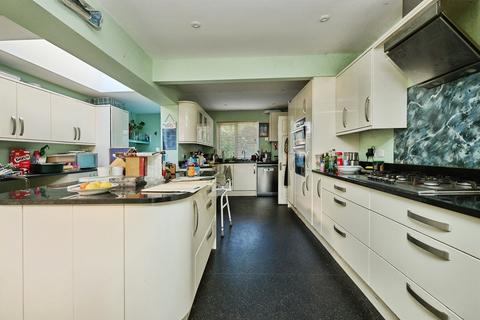 4 bedroom detached house for sale, Peterborough Road, Peterborough PE5