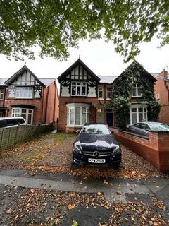 4 bedroom semi-detached house to rent, Arden Road, Acocks Green, B27
