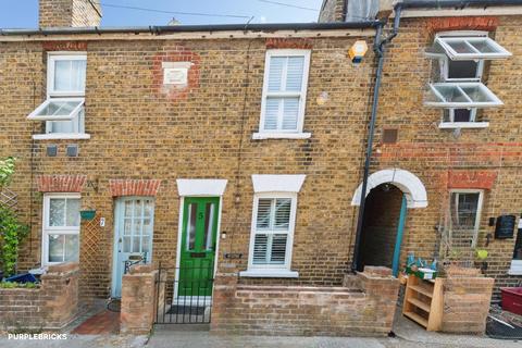 New Road, Hounslow, TW3