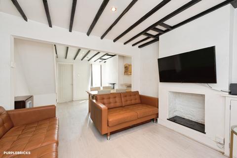 2 bedroom terraced house for sale, New Road, Hounslow, TW3