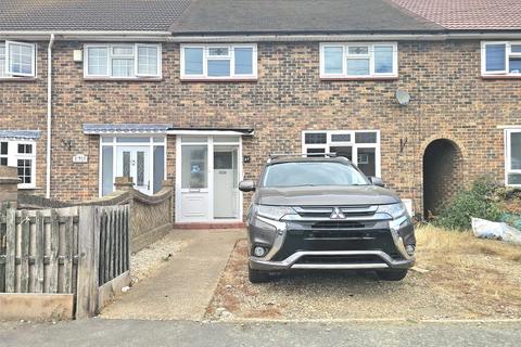 3 bedroom end of terrace house to rent, Penrith Road, Romford, Essex, RM3