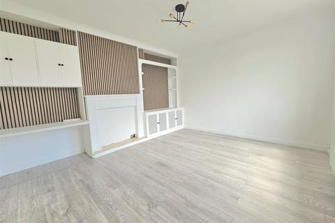 3 bedroom end of terrace house to rent, Penrith Road, Romford, Essex, RM3