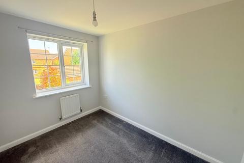 2 bedroom end of terrace house to rent, Primrose Way, SHEERNESS, ME12