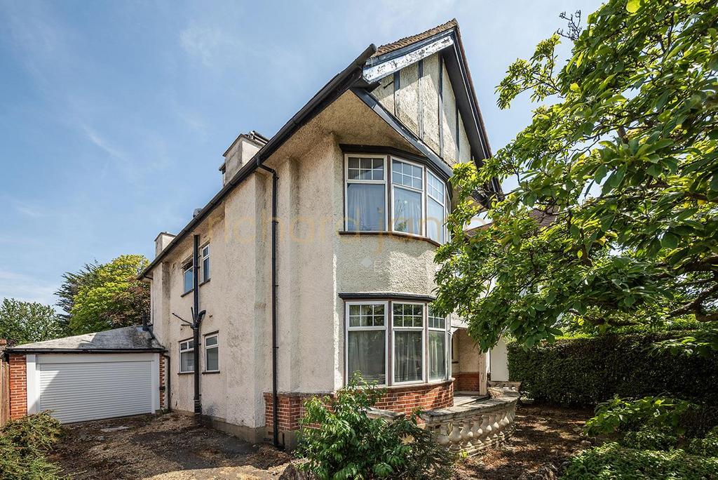 Detached house exterior, garage